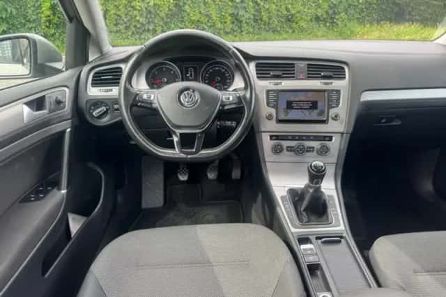 Volkswagen Golf (2016) thumbnail 4