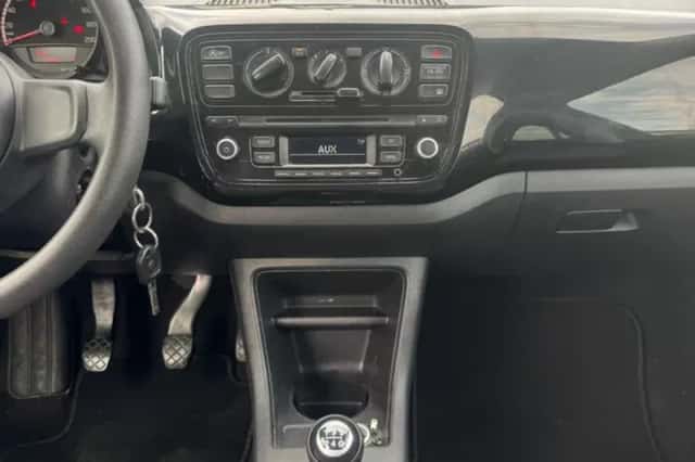 Volkswagen Up! (2014) thumbnail 5