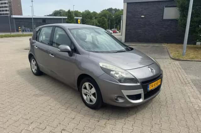 Renault Scénic (2009) thumbnail 1