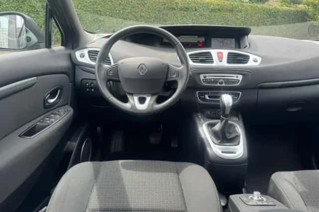 Renault Scénic (2009) thumbnail 4