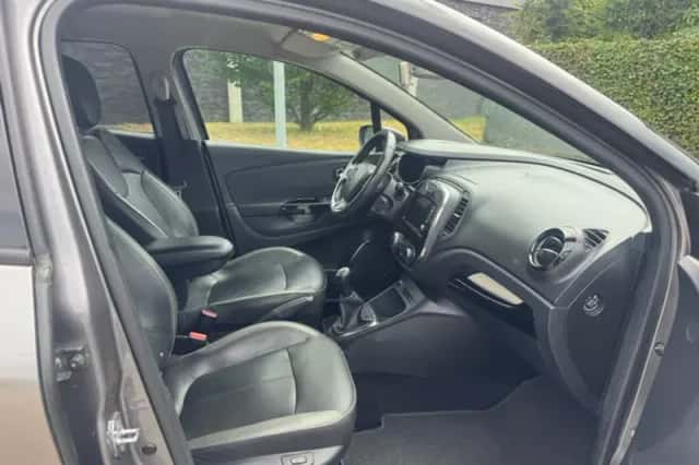 Renault Captur (2015) thumbnail 3