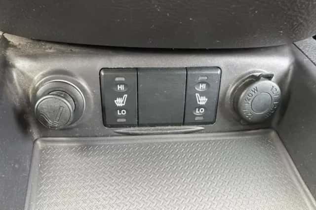 Hyundai Santa Fe (2011) thumbnail 6