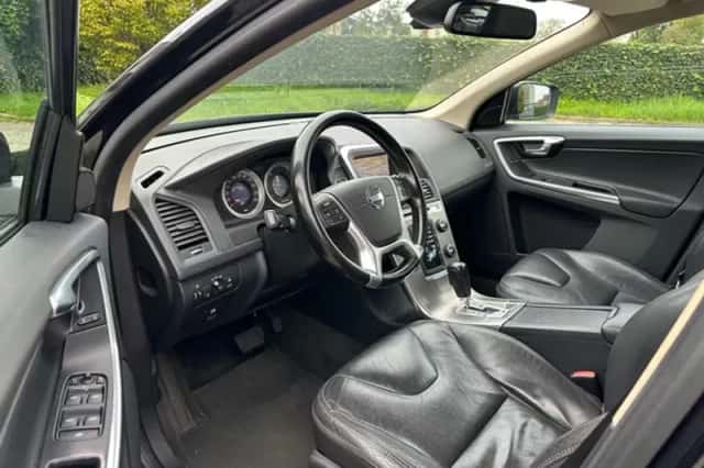 Volvo XC60 (2012) thumbnail 2