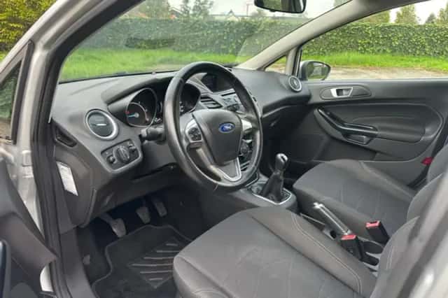 Ford Fiesta (2015) thumbnail 2