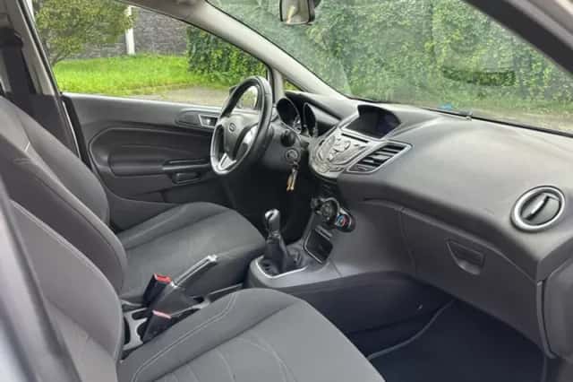 Ford Fiesta (2015) thumbnail 3