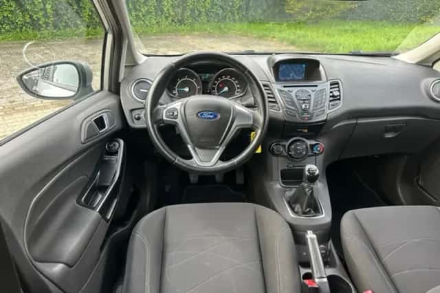 Ford Fiesta (2015) thumbnail 4