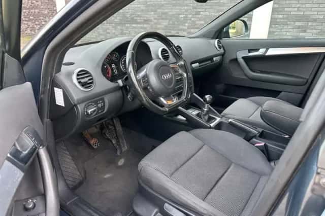 Audi A3 (2009) thumbnail 2