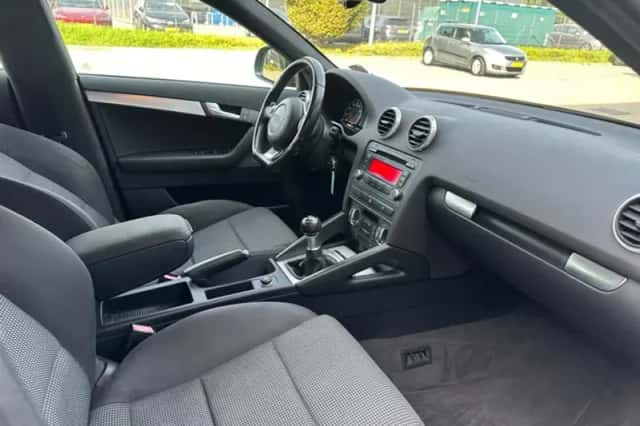 Audi A3 (2009) thumbnail 3