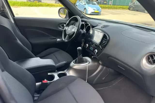 Nissan Juke (2011) thumbnail 3