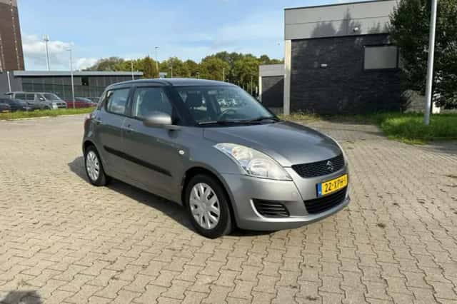 Suzuki Swift (2012) thumbnail 1
