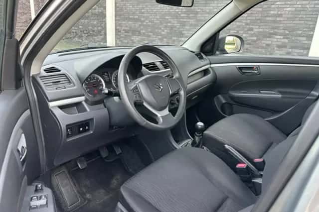 Suzuki Swift (2012) thumbnail 2