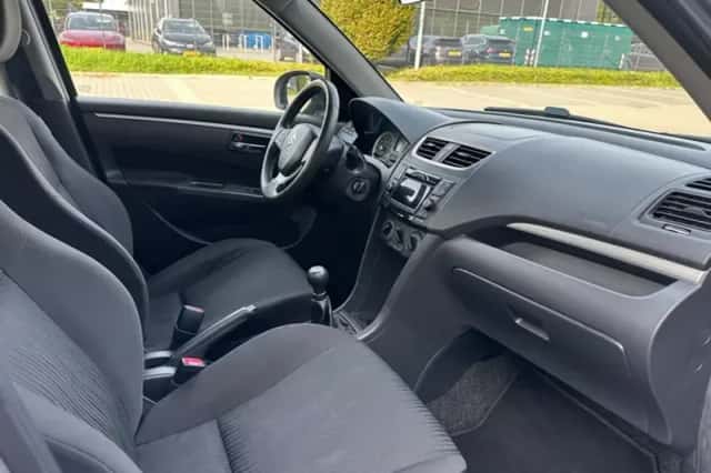 Suzuki Swift (2012) thumbnail 3