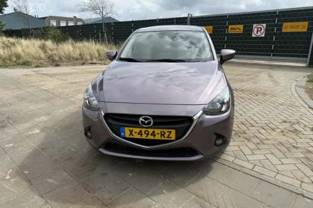 Mazda 2 (2015) thumbnail 1