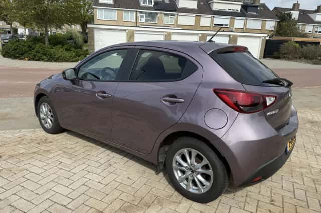 Mazda 2 (2015) thumbnail 3
