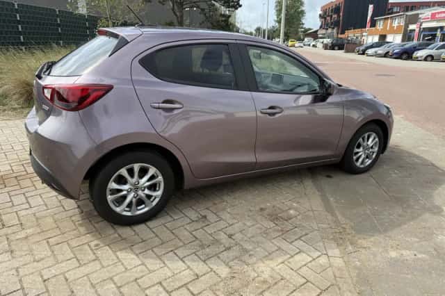 Mazda 2 (2015) thumbnail 5