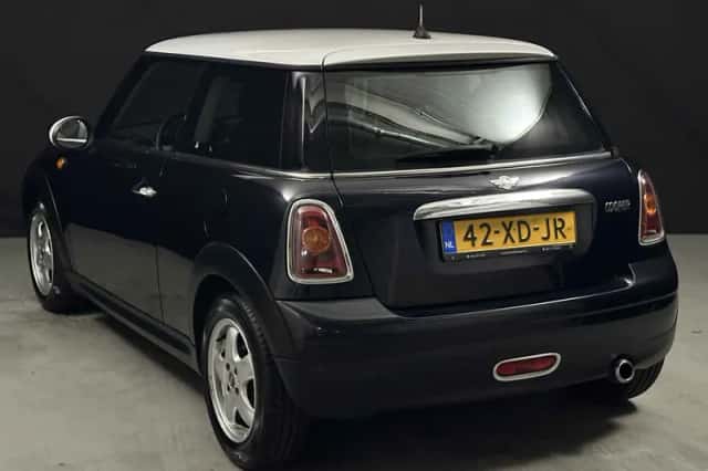 MINI Cooper (2007) thumbnail 5