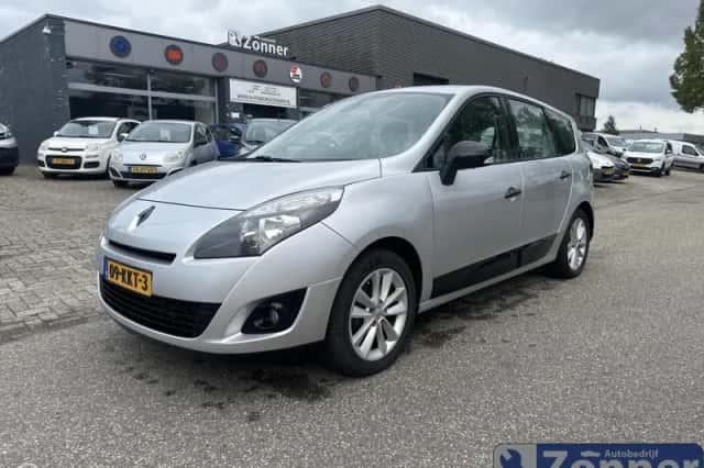 Renault Scénic (2010) thumbnail 2