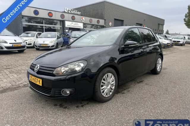 Volkswagen Golf (2009) thumbnail 2