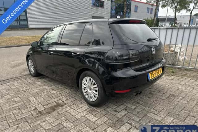 Volkswagen Golf (2009) thumbnail 4