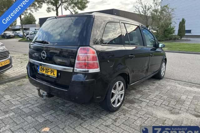 Opel Zafira (2007) thumbnail 3