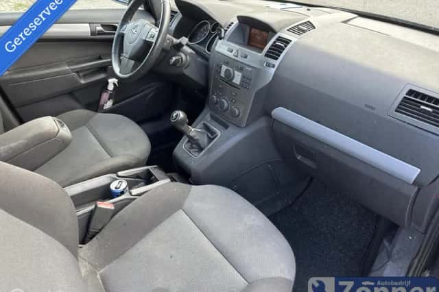 Opel Zafira (2007) thumbnail 5