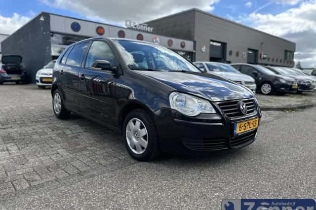 Volkswagen Polo (2005) thumbnail 1