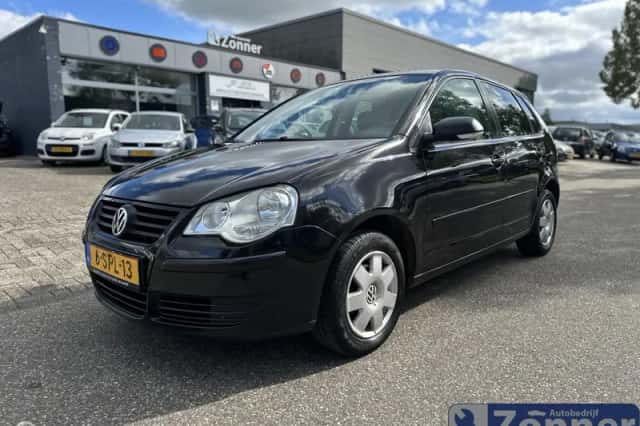 Volkswagen Polo (2005) thumbnail 2