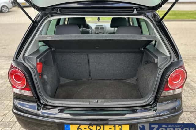 Volkswagen Polo (2005) thumbnail 6