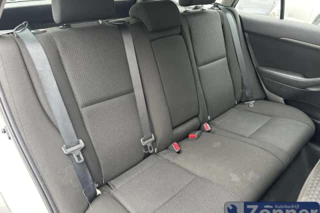 Toyota Avensis (2006) thumbnail 5