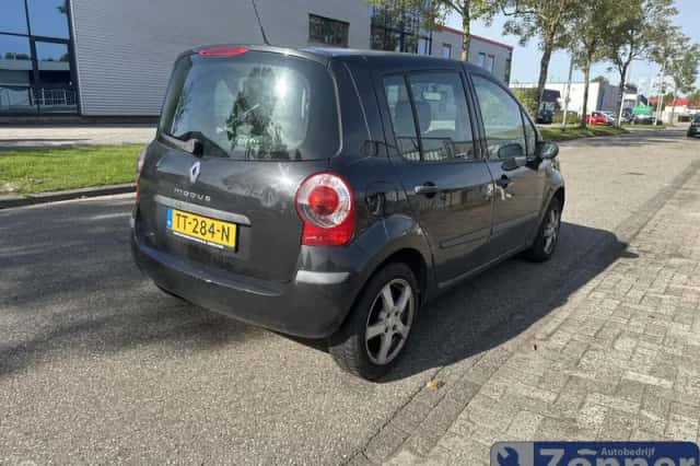 Renault Modus (2007) thumbnail 3