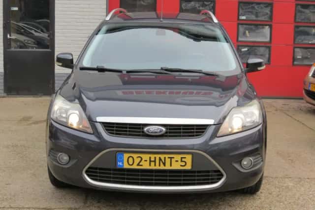Ford Focus (2009) thumbnail 2