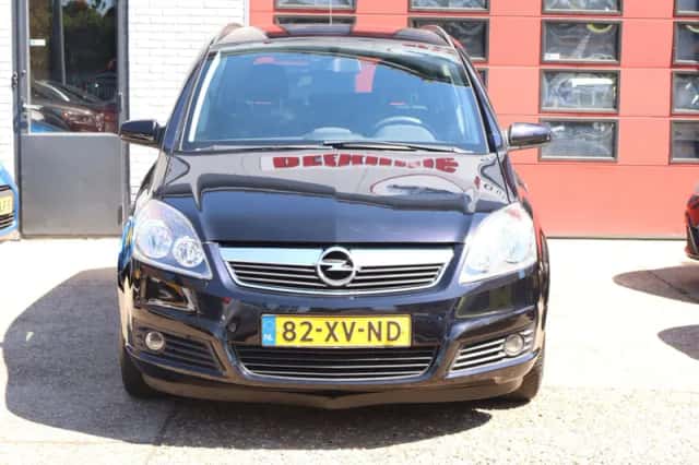 Opel Zafira (2007) thumbnail 2
