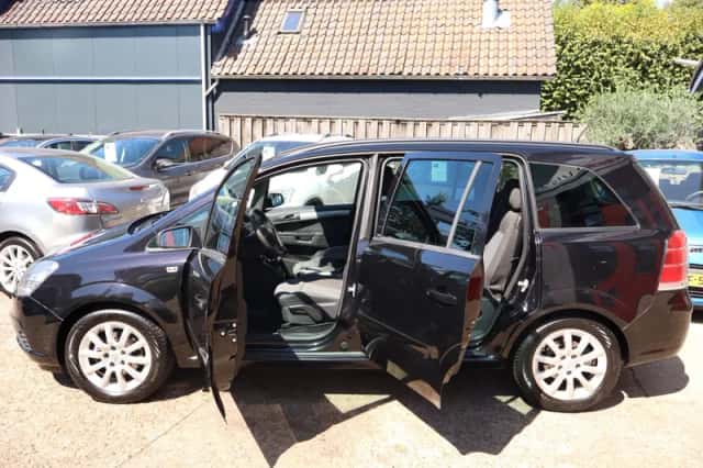 Opel Zafira (2007) thumbnail 5