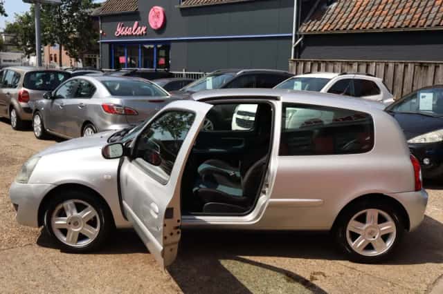 Renault Clio (2007) thumbnail 5
