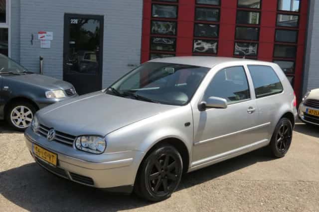 Volkswagen Golf (2003) thumbnail 1