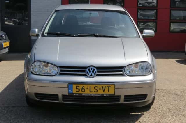 Volkswagen Golf (2003) thumbnail 2