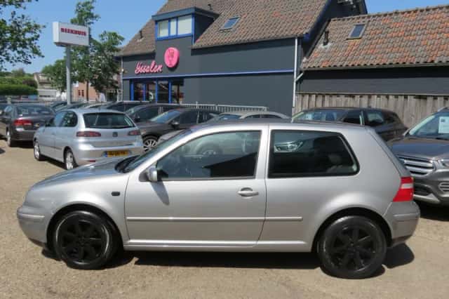 Volkswagen Golf (2003) thumbnail 4