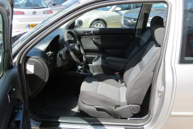 Volkswagen Golf (2003) thumbnail 6