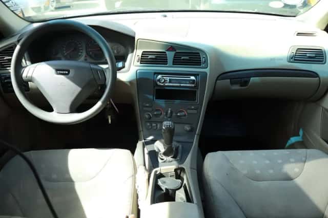 Volvo S60 (2002) thumbnail 3
