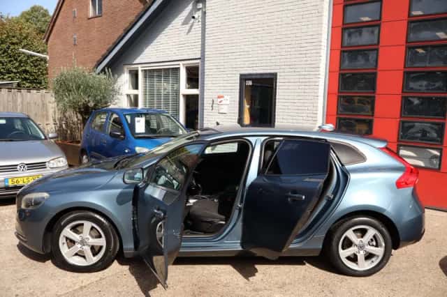 Volvo V40 (2014) thumbnail 5