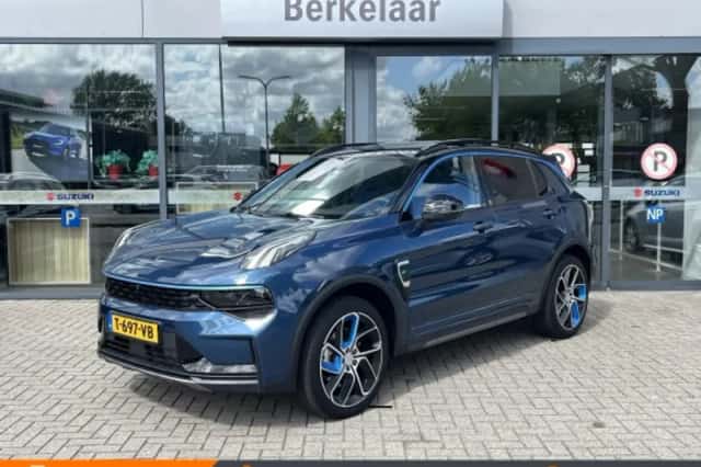 Lynk & Co 01 (2023) thumbnail 1