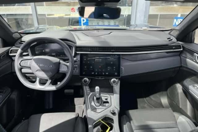Lynk & Co 01 (2023) thumbnail 2