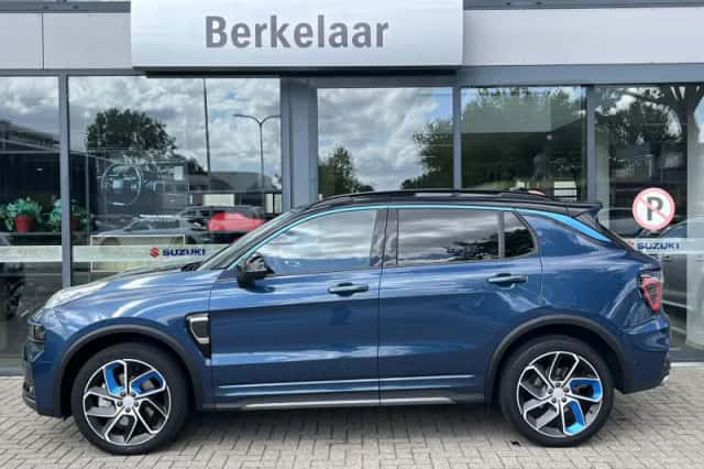 Lynk & Co 01 (2023) thumbnail 3