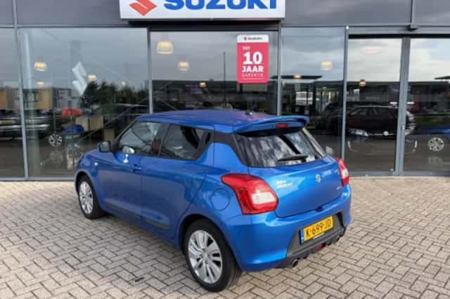 Suzuki Swift (2021) thumbnail 3
