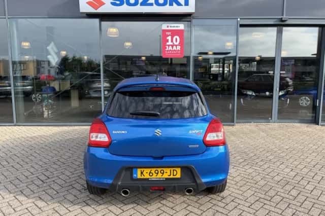 Suzuki Swift (2021) thumbnail 4