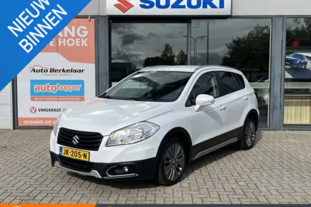 Suzuki S-Cross (2016) thumbnail 1