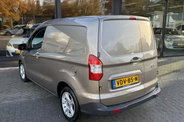 Ford Transit Courier (2020) thumbnail 6