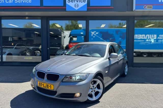 BMW 3-Serie (2010) thumbnail 1