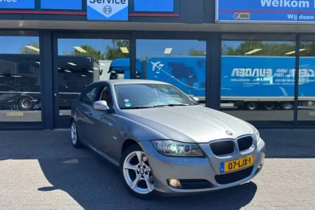 BMW 3-Serie (2010) thumbnail 2