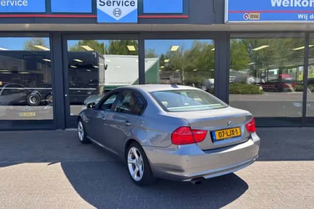 BMW 3-Serie (2010) thumbnail 4